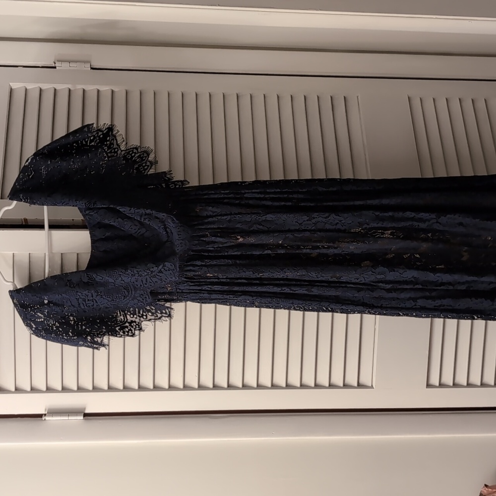 Women's Vici Lace Maxi Dress